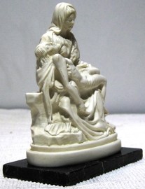 VIRGEN PIEDAD MARMOLINA BLANCA 12CM (3)